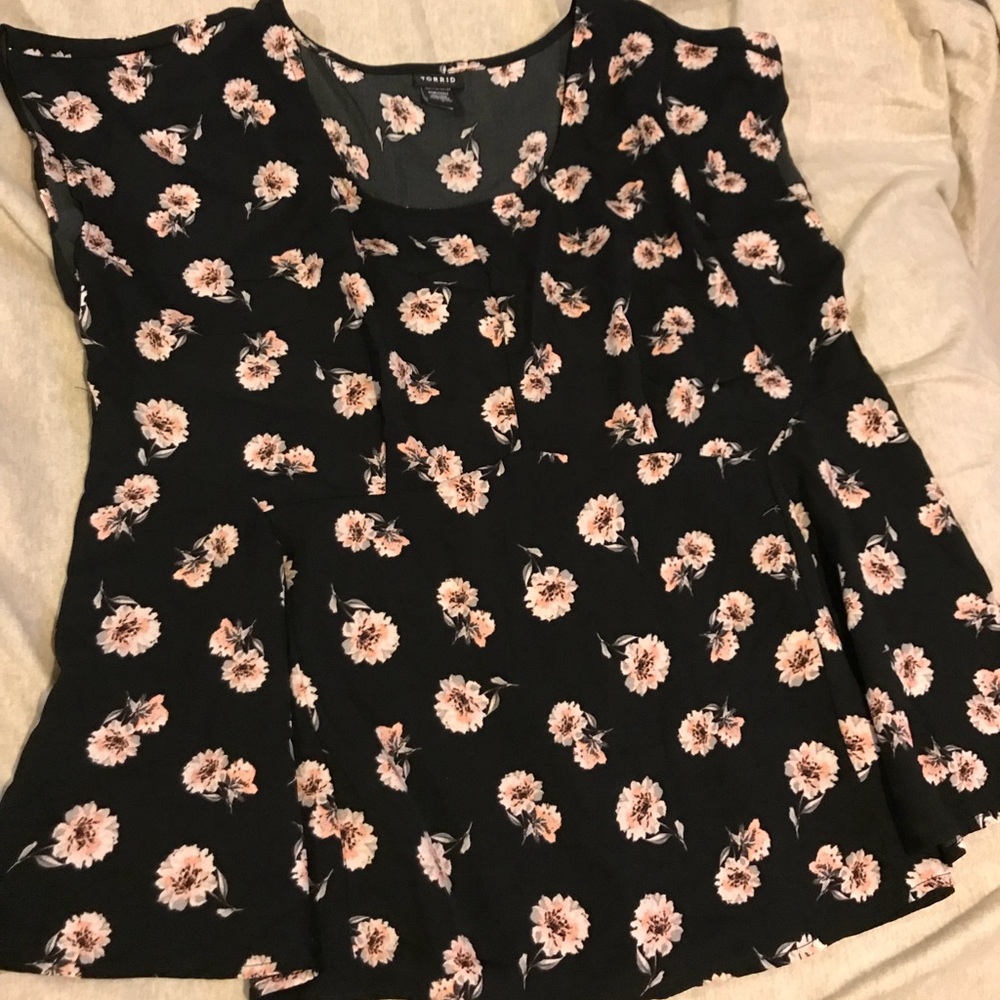Torrid size 2 blouse
